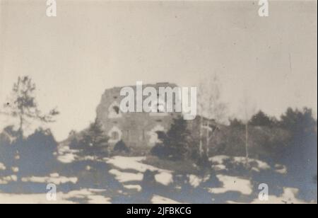 Fortezza di Bomarsund a Åland. Fortezza di Bomarsund a Åland. La foto è inclusa in album fotografici contenenti immagini della spedizione svedese Åland del 1918. Le fotografie fanno parte dell'archivio personale di Ivar Holmquist, conservato nell'archivio del museo dell'esercito. Holmquist (n. 1879 m. 1954.) fu tenente generale, capo dell'esercito e membro dell'Accademia delle Scienze di guerra. È stato anche un esperto dei negoziati sulla questione di Åland presso il Consiglio dell'Associazione delle Nazioni. Foto Stock