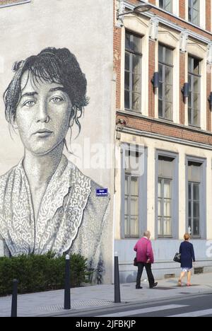 Francia, Nord, Roubaix, piazza Camille Claudel, affresco Camille Claudel dell'artista australiano Jimmy C. Foto Stock