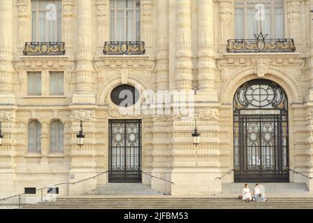 Francia, Nord, Roubaix, Grand-Place, Hôtel de Ville costruita tra il 1907 e il 1911 dagli architetti Ernest Thibeau e Victor Laloux Foto Stock