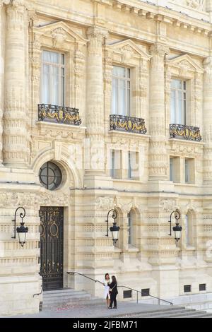 Francia, Nord, Roubaix, Grand-Place, Hôtel de Ville costruita tra il 1907 e il 1911 dagli architetti Ernest Thibeau e Victor Laloux Foto Stock