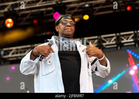 Dave Smith della band Real Thing che si esibisce al festival musicale Soultasia di Promenade Park, Maldon, Essex, Regno Unito Foto Stock