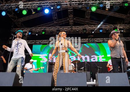 La band Shalamar si esibisce al festival musicale Soultasia di Promenade Park, Maldon, Essex, Regno Unito Foto Stock