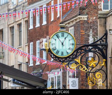 York, Regno Unito - Giugno 6th 2022: Orologio St. Martins nella bella città di York, nel Regno Unito. Foto Stock