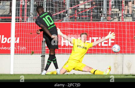 Meal, Germania. 01st luglio 2022. Primo : 1st luglio 2022, calcio, 1st Bundesliga, stagione 2022/2023, Test match, RWE, Rot-Weiss Essen - Borussia Monchengladbach, Gladbach Goal 0:1 da Marcus THURAM/dpa/Alamy Live News Credit: dpa picture Alliance/Alamy Live News Foto Stock