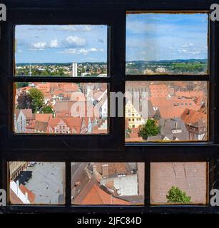Vista dal campanile di San Martino sulla storica città vecchia di Memmingen nella regione del Allgäu inferiore, Swabia, Baviera, Germania. Foto Stock