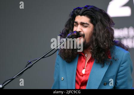 Il cantante di flamenco Israel Fernandez ha visto durante la sua esibizione al Vida 2022 Festival di Vilanova i la Geltru Israel Fernández (Toledo, 1992) è un cantante, compositore e musicista spagnolo di flamenco di origine gitana. È stato insignito di un Odeon Award per il miglior album di flamenco per Amor (2021) e nominato per un Latin Grammy Award per il miglior album di musica di flamenco (2021). Lo accompagna sempre nelle esibizioni del suo chitarrista Diego el Morao Foto Stock