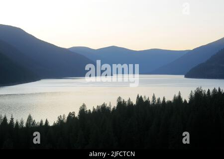 Lago Koocanusa e Purcell Mountains in Montana, USA Foto Stock