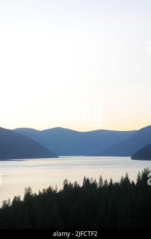 Lago Koocanusa e Purcell Mountains in Montana, USA Foto Stock