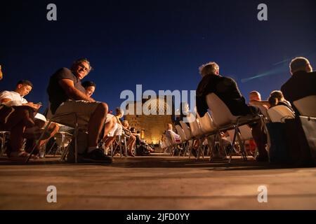 Roma, Italia. 01st luglio 2022. Vista dell'arena del cinema 'Quo Vadis' di fronte al Colosseo a Roma (Foto di Matteo Nardone/Pacific Press/Sipa USA) Credit: Sipa USA/Alamy Live News Foto Stock