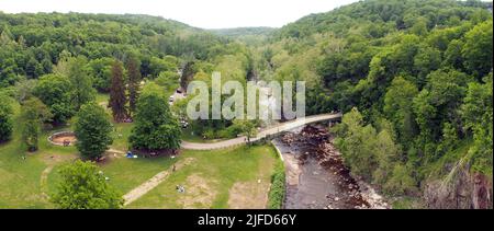 Valle del fiume Croton a valle della diga di New Croton, vista panoramica, Croton-on-Hudson, NY, USA Foto Stock