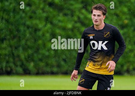 ZUNDERT, PAESI BASSI - GIUGNO 27: Boris van Schuppen di NAC Breda durante la prima stagione di addestramento 2022/2023 di NAC Breda al Midglas Trainingscentrum il 27 Giugno 2022 a Zundert, Paesi Bassi. (Foto di Joris Verwijst/Orange Pictures) Foto Stock