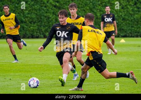 ZUNDERT, PAESI BASSI - GIUGNO 27: Boris van Schuppen di NAC si è allevato durante la prima stagione di addestramento 2022/2023 di NAC Breda al Midglas Trainingscentrum il 27 Giugno 2022 a Zundert, Paesi Bassi. (Foto di Joris Verwijst/Orange Pictures) Foto Stock