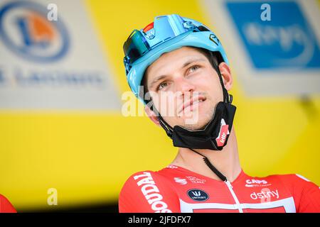 Danimarca. 02nd luglio 2022. Il belga Brent Van Moer di Lotto Soudal è stato raffigurato all'inizio della seconda tappa della gara ciclistica Tour de France, una gara di 202,2 km tra Roskilde e Nyborg, Danimarca, sabato 02 luglio 2022. Il Tour de France di quest'anno si svolge dal 01 al 24 luglio 2022 e inizia con tre tappe in Danimarca. FOTO DI BELGA DAVID STOCKMAN Credit: Belga News Agency/Alamy Live News Foto Stock