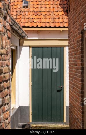 Enkhuizen, Paesi Bassi. Giugno 2022. Case di pescatori e strade storiche al Museo Zuiderzee di Enkhuizen. Foto di alta qualità Foto Stock