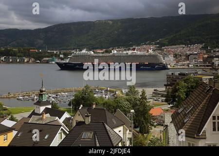 Mein Schiff 4, in visita Bergen, Norvegia Foto Stock