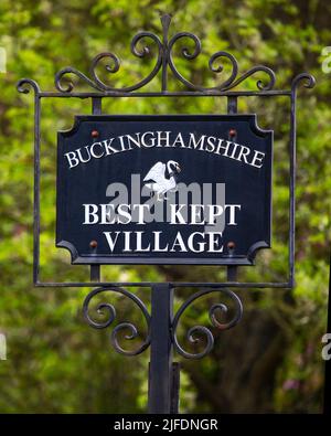 Miglior segno tenuto Village in Marlow, Buckinghamshire, Regno Unito. Foto Stock