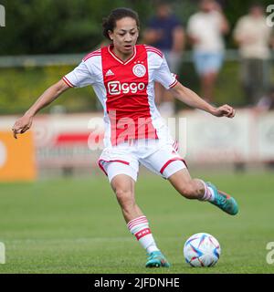 OLDENZAAL, PAESI BASSI - LUGLIO 2: Kian Fitz-Jim di Ajax durante la partita pre-stagione amichevole tra Ajax e SC Paderborn 07 allo Sportpark Vonderseijde il 2 Luglio 2022 a Oldenzaal, Paesi Bassi (Foto di Pieter van der Woude/Orange Pictures) credito: Orange Pics BV/Alamy Live News credito: Orange Pics BV/Alamy Live News Foto Stock