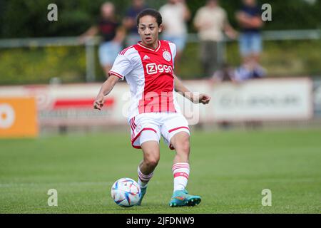 OLDENZAAL, PAESI BASSI - LUGLIO 2: Kian Fitz-Jim di Ajax durante la partita pre-stagione amichevole tra Ajax e SC Paderborn 07 allo Sportpark Vonderseijde il 2 Luglio 2022 a Oldenzaal, Paesi Bassi (Foto di Pieter van der Woude/Orange Pictures) credito: Orange Pics BV/Alamy Live News credito: Orange Pics BV/Alamy Live News Foto Stock