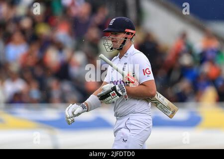 Birmingham, Regno Unito. 02nd luglio 2022. Alex Lees d'Inghilterra viene licenziato a Birmingham, Regno Unito il 7/2/2022. (Foto di Mark Cosgrove/News Images/Sipa USA) Credit: Sipa USA/Alamy Live News Foto Stock