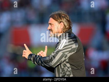 Allenatore Daniel FARKE (MG) gesto, gesto, partita di prova di calcio Rot-Weiss Essen (e) - Borussia Monchengladbach (MG) 2: 4, il 1st luglio 2022 ad Essen/Germania. Â Credit: dpa Picture Alliance/Alamy Live News Foto Stock