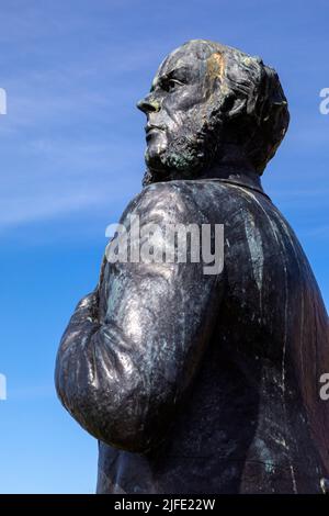 Statua di Henry Styleman le Strange nella città balneare di Hunstanton a Norfolk, Regno Unito. Le Strange era un padre fondatore della città, che ha girato il rimorchiatore Foto Stock