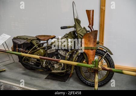 SINSHEIM, GERMANIA - mai 2022: Moto kaki militare Harley Davidson WLA 1940 25ps Foto Stock