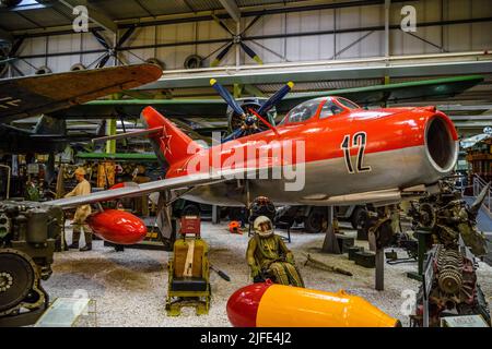 SINSHEIM, GERMANIA - mai 2022:Red soviet jet fighter Aircraft Mikoyan-Gurevich MIG-15 tipo 14 Fagot 1947 Foto Stock