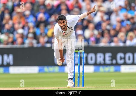 Birmingham, Regno Unito. 02nd luglio 2022. Jasprit Bumrah of India consegna la palla Credit: News immagini LTD/Alamy Live News Foto Stock