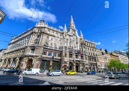 Budapest, Ungheria. Il New York Cafe è una delle caffetterie più belle del mondo, situato in un hotel di lusso Foto Stock