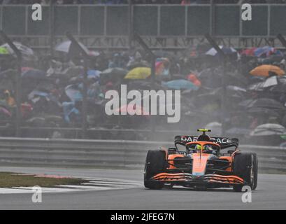 Silverstone, Regno Unito. 2nd luglio 2022, Silverstone Circuit, Silverstone, Northamptonshire, Inghilterra: Gran premio britannico F1, sessioni di qualificazione: Lando Norris di Gran Bretagna alla guida della (4) McLaren MCL36 Mercedes durante le qualifiche credito: Action Plus Sports Images/Alamy Live News Foto Stock