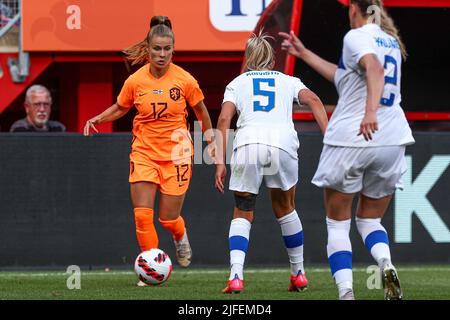 ENSCHEDE, PAESI BASSI - LUGLIO 2: Jill Roord dei Paesi Bassi durante la partita internazionale femminile amichevole tra Paesi Bassi e Finlandia a de Grossch teste il 2 luglio 2022 a Enschede, Paesi Bassi (Foto di Pieter van der Woude/Orange Pictures) Foto Stock