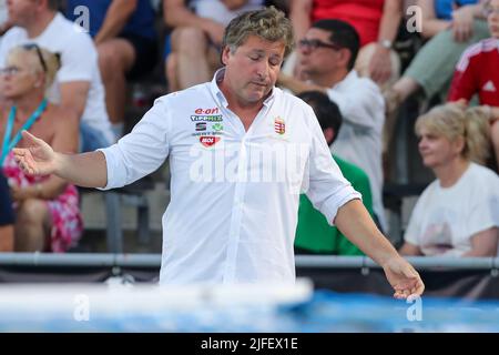 BUDAPEST, UNGHERIA - LUGLIO 2: Allenatore capo Attila Biro di Ungheria durante i campionati mondiali FINA Budapest 2022 medaglia d'oro USA / Ungheria il 2 luglio 2022 a Budapest, Ungheria (Foto di Albert ten Hove/Orange Pictures) Foto Stock