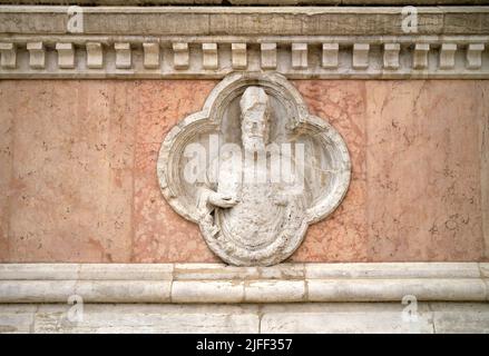 Facciata particolare della Basilica di San Petronio Bologna Italia Foto Stock