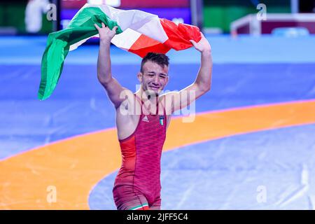 Matteo Pellicone, Roma, 02 luglio 2022, Esultanza Simone Vincenzo Piroddu (ITA) FS 57kg durante i Campionati europei U20 - Wrestling Foto Stock