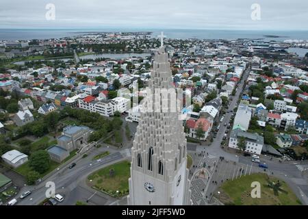 Reykjavik dall'alto. Vista con droni. Foto Stock