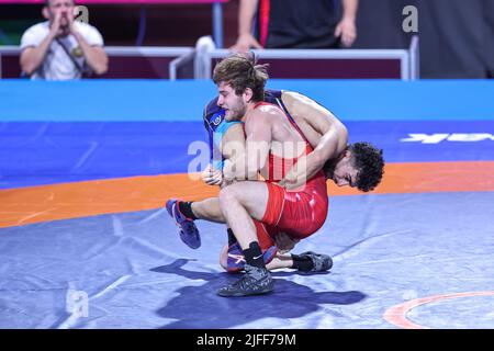 Roma, Italia. 02nd luglio 2022. Luka Janezashvili (GEO) vs Mehmet Celik (TUR) FS 65kg durante i Campionati europei U20, Wrestling a Roma, Italia, luglio 02 2022 Credit: Independent Photo Agency/Alamy Live News Foto Stock