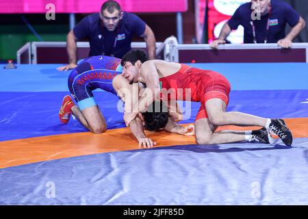 Matteo Pellicone, Roma, 02 luglio 2022, SabIR Jafarov (AZE) vs Hayk Papikyan (ARM) FS 70kg nel corso dei Campionati europei U20 - Wrestling Foto Stock