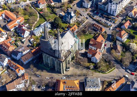 Fotografia aerea, ristrutturazione della chiesa luterana Sankt Maria zur Wiese, Walburger, Soest, Soester Börde, Renania settentrionale-Vestfalia, Germania, luogo di Foto Stock