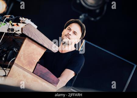 Gothenburg, Svezia. 09th ago 2018. Nils Frahm si esibisce sul palco durante il festival Way out West di Gothenburg. (Foto di Valeria Magri/SOPA Images/Sipa USA) Credit: Sipa USA/Alamy Live News Foto Stock