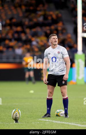 Perth, Australia, 2 luglio 2022. Owen Farrell d'Inghilterra si scalda davanti al test di rugby internazionale tra l'Australia Wallaby e l'Inghilterra all'Optus Stadium il 02 luglio 2022 a Perth, Australia. Credit: Graham Conaty/Speed Media/Alamy Live News Foto Stock