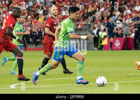 Toronto, Ontario, Canada. 2nd luglio 2022. Fredy Montero (12) in azione durante la partita MLS tra il Toronto FC e il Seattle Sounders FC al BMO Field di Toronto. Il gioco si è concluso nel 2-0 per il Seattle Sounders FC. (Credit Image: © Angel Marchini/ZUMA Press Wire) Credit: ZUMA Press, Inc./Alamy Live News Foto Stock