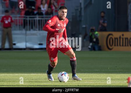 Toronto, Ontario, Canada. 2nd luglio 2022. Alejandro Pozuelo (10) in azione durante la partita MLS tra il Toronto FC e il Seattle Sounders FC al BMO Field di Toronto. Il gioco si è concluso nel 2-0 per il Seattle Sounders FC. (Credit Image: © Angel Marchini/ZUMA Press Wire) Credit: ZUMA Press, Inc./Alamy Live News Foto Stock