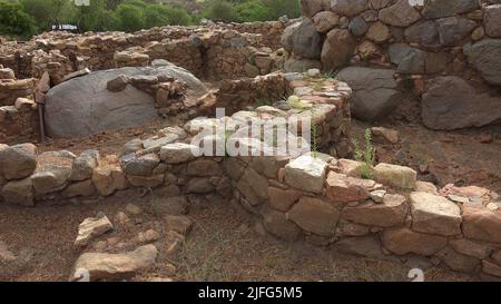 Sito nuragico di 'la prisgiona' nell'isola di Sardegna, Italia Foto Stock