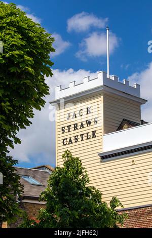 Londra, Regno Unito - Maggio 19th 2022: L'esterno dello storico castello Jack Straws a Hampstead, Londra, Regno Unito. L'edificio era un pub, ma ora lo è stato Foto Stock