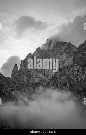 Le possenti Alpi italiane Foto Stock