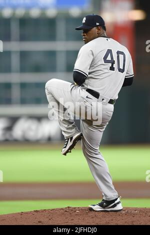 New York Yankees lancio del lanciatore Luis Severino (40) piazzole durante il primo inning della partita MLB tra i New York Yankees e Houston Astr Foto Stock