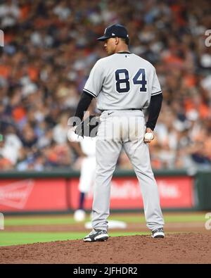 Il lanciatore di sollievo di New York Yankees Albert Abreu (84) si piazza durante l'ottava fase di inning della partita MLB tra i New York Yankees e gli Houston Astros Foto Stock