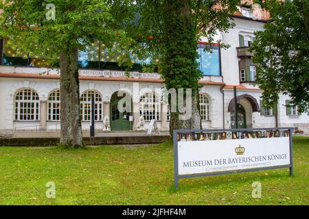 Schwangau, Germania, 27 luglio 2021. Il Museo dei Re Bavaresi si trova a Schwangau, ai confini della Swabia in Germania. Foto Stock