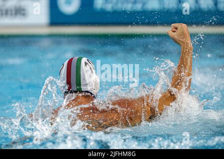 BUDAPEST, UNGHERIA - LUGLIO 3: Lorenzo Bruni d'Italia durante i Campionati Mondiali FINA Budapest 2022 - incontro finale di polo d'acqua maschile tra Italia e Spagna al complesso di nuoto Alfred Hajos il 3 Luglio 2022 a Budapest, Ungheria (Foto di Albert ten Hove/Orange Pictures) Foto Stock