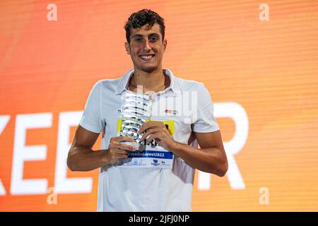 BUDAPEST, UNGHERIA - LUGLIO 3: Portiere Unai Aguirre di Spagna riceve il premio per il miglior portiere durante i campionati del mondo FINA cerimonia Medaglia di Budapest 2022 al complesso di nuoto Alfred Hajos il 3 luglio 2022 a Budapest, Ungheria (Foto di Albert ten Hove/Orange Pictures) Foto Stock